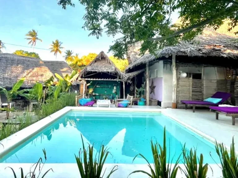 Piscine et jardins tropicaux du ZanziStar Lodge à Jambiani Zanzibar