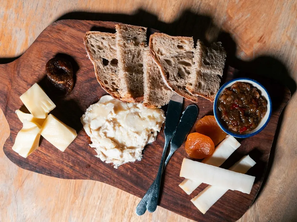 Assiette de dégustation et fromages au restaurant Offline Zanzibar